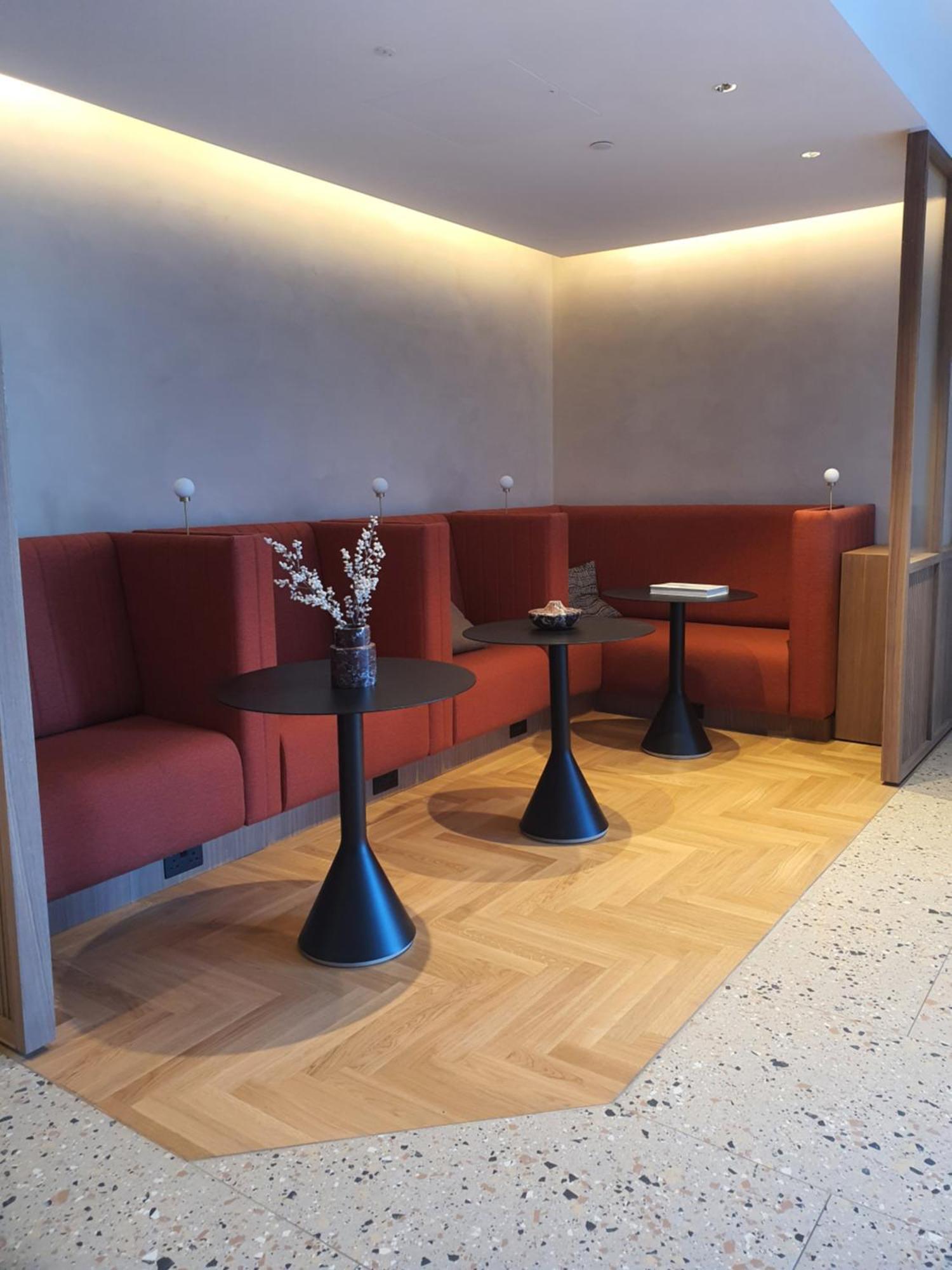 Cozy Room With Private Bathroom In Luxurious Flat 런던 외부 사진